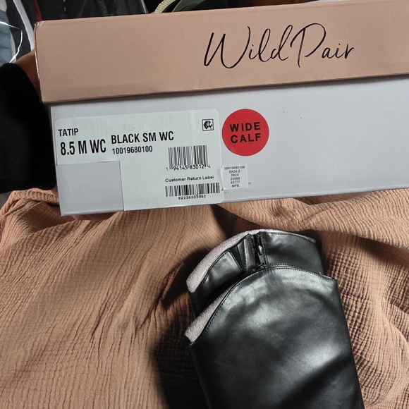 NEW Wild Pair Black Boots - Picture 1 of 9